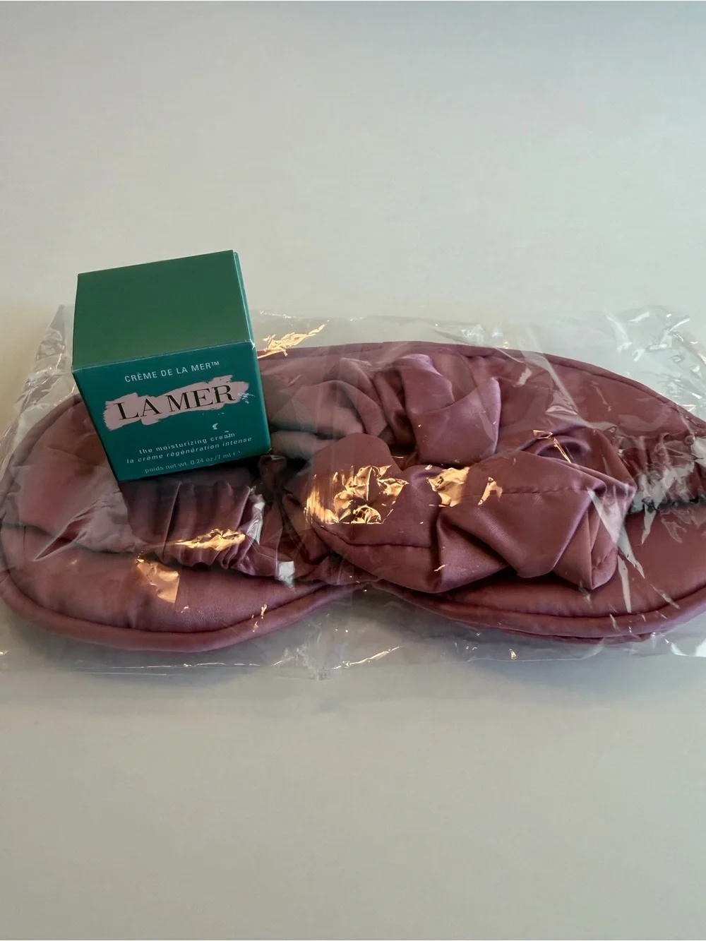 La Mer Crème de la Mer Moisturizing Cream with Satin Eye Mask & Scrunchie Set